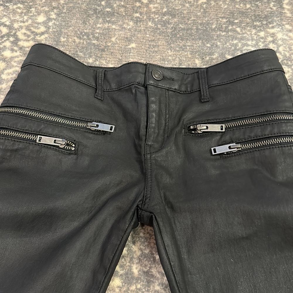 ZARA COATED 4 ZIPPER SLIM BLACK JEAN. LOOKS LIKE LEATHER SIZE 4 - Picture 12 of 12